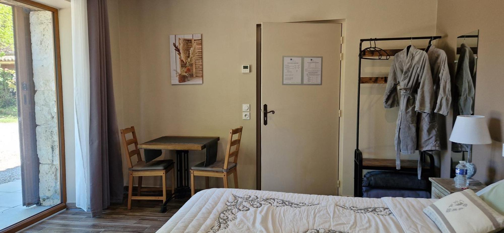 Le Miroir Des Etoiles Bed and Breakfast Pomport Εξωτερικό φωτογραφία