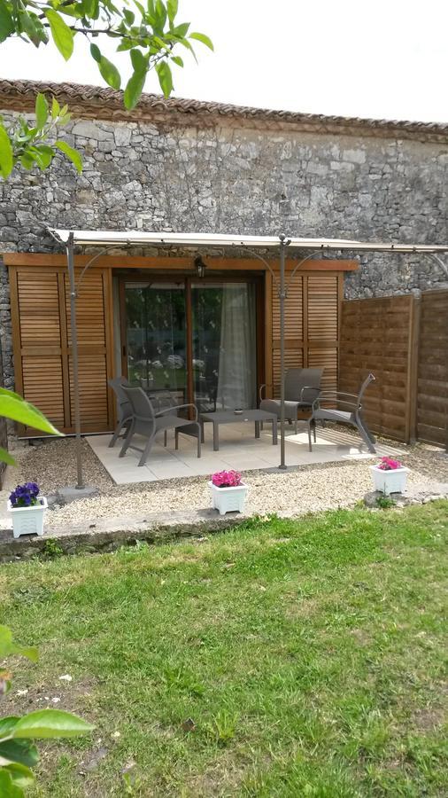 Le Miroir Des Etoiles Bed and Breakfast Pomport Εξωτερικό φωτογραφία